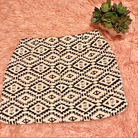 Topshop Mini Skirt - Picture 2 of 3